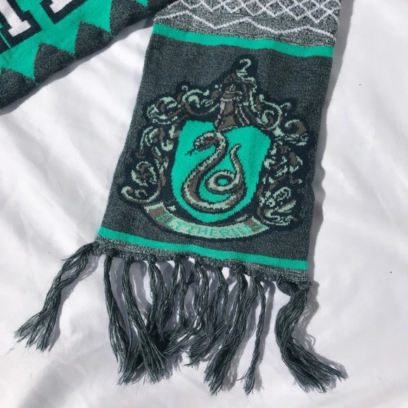 NWOT Harry Potter Slytherin Knit Scarf - Picture 3 of 6